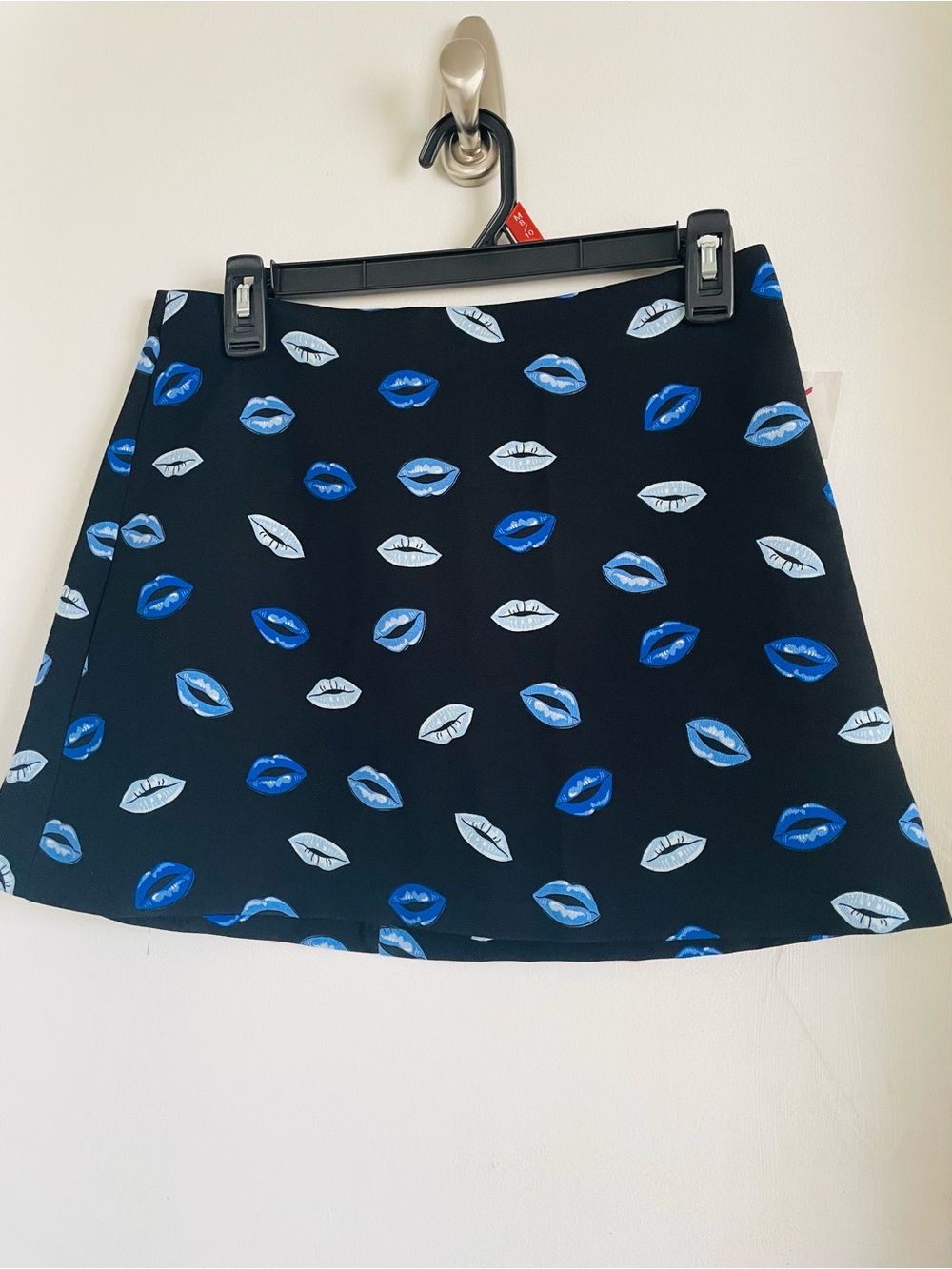 Zara Black A-Line Mini Skirt with Blue & White Lip Print